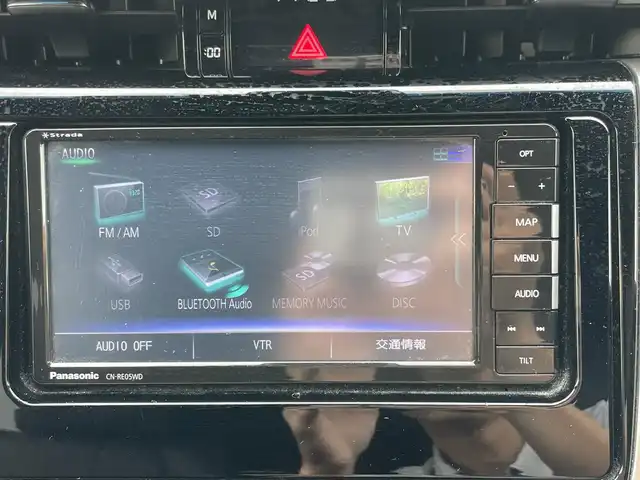 トヨタ ハリアー プレミアム 新潟県 2019(令1)年 8.6万km ホワイトパールクリスタルシャイン ワンオーナー/メモリナビ/ドライブレコーダー/ワンセグテレビ/バックカメラ/アイドリングストップ/ウィンカーミラー/クルーズコントロール/プッシュスタート/純正フロアマット/ブレーキホールド/電動パーキングブレーキ/Bluetooth/ハンズフリー/電動リアゲート/カードキー1個/スペアキー1個