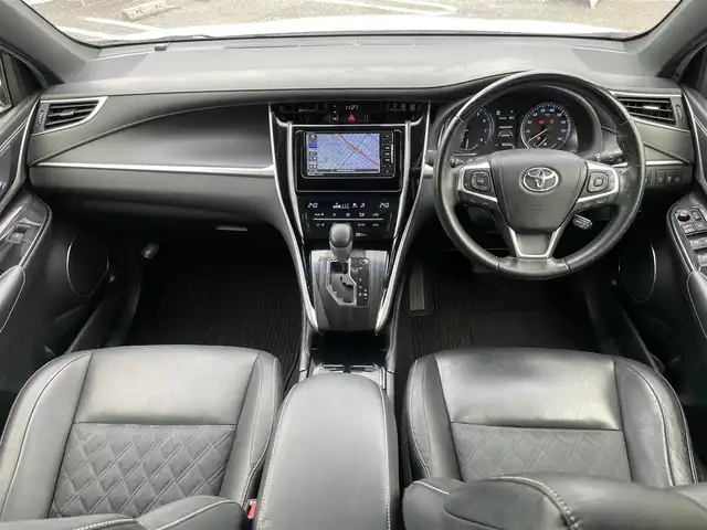 トヨタ ハリアー プレミアム 新潟県 2019(令1)年 8.6万km ホワイトパールクリスタルシャイン ワンオーナー/メモリナビ/ドライブレコーダー/ワンセグテレビ/バックカメラ/アイドリングストップ/ウィンカーミラー/クルーズコントロール/プッシュスタート/純正フロアマット/ブレーキホールド/電動パーキングブレーキ/Bluetooth/ハンズフリー/電動リアゲート/カードキー1個/スペアキー1個