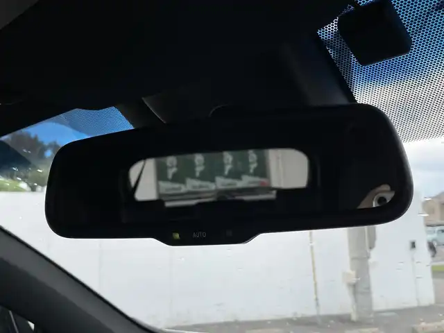 トヨタ ハリアー プレミアム 新潟県 2019(令1)年 8.6万km ホワイトパールクリスタルシャイン ワンオーナー/メモリナビ/ドライブレコーダー/ワンセグテレビ/バックカメラ/アイドリングストップ/ウィンカーミラー/クルーズコントロール/プッシュスタート/純正フロアマット/ブレーキホールド/電動パーキングブレーキ/Bluetooth/ハンズフリー/電動リアゲート/カードキー1個/スペアキー1個
