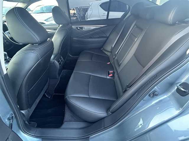 日産 スカイライン ハイブリッド 350GT Type SP 愛知県 2014(平26)年 11.4万km ハガネブルーM (株)IDOMが運営する【じしゃロン名古屋鳴海店】の自社ローン専用車両になります。/こちらは現金またはオートローンご利用の価格です。/自社ローンご希望の方は別途その旨お申し付けください。/純正メモリナビ(AM、FM、フルセグTV、BT、USB）/黒レザーシート/前席シートヒーター/ステアリングスイッチ/クルーズコントロール/パドルシフト/走行支援/シートメモリD席/前席パワーシート/前後コーナーセンサー/電動リアゲート/レーンキープアシスト/純正フロアマット/ドアバイザー/LEDヘッドライト/ETC