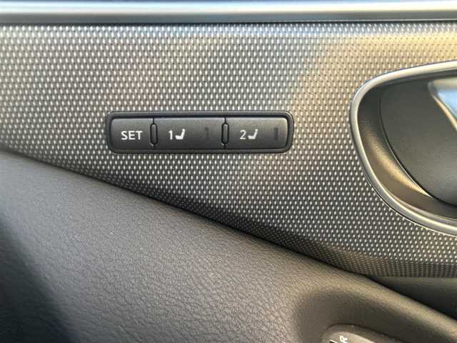 日産 スカイライン ハイブリッド 350GT Type SP 愛知県 2014(平26)年 11.4万km ハガネブルーM (株)IDOMが運営する【じしゃロン名古屋鳴海店】の自社ローン専用車両になります。/こちらは現金またはオートローンご利用の価格です。/自社ローンご希望の方は別途その旨お申し付けください。/純正メモリナビ(AM、FM、フルセグTV、BT、USB）/黒レザーシート/前席シートヒーター/ステアリングスイッチ/クルーズコントロール/パドルシフト/走行支援/シートメモリD席/前席パワーシート/前後コーナーセンサー/電動リアゲート/レーンキープアシスト/純正フロアマット/ドアバイザー/LEDヘッドライト/ETC