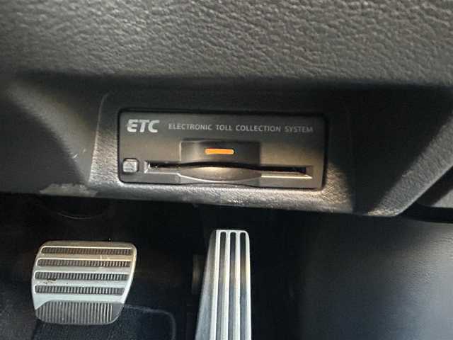 日産 スカイライン ハイブリッド 350GT Type SP 愛知県 2014(平26)年 11.4万km ハガネブルーM (株)IDOMが運営する【じしゃロン名古屋鳴海店】の自社ローン専用車両になります。/こちらは現金またはオートローンご利用の価格です。/自社ローンご希望の方は別途その旨お申し付けください。/純正メモリナビ(AM、FM、フルセグTV、BT、USB）/黒レザーシート/前席シートヒーター/ステアリングスイッチ/クルーズコントロール/パドルシフト/走行支援/シートメモリD席/前席パワーシート/前後コーナーセンサー/電動リアゲート/レーンキープアシスト/純正フロアマット/ドアバイザー/LEDヘッドライト/ETC