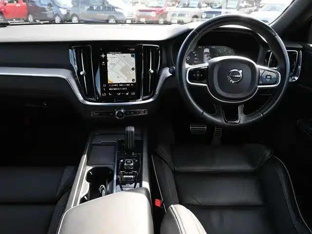 ボルボ Ｖ６０ B5 Rデザイン 千葉県 2021(令3)年 3.4万km オニキスブラックP シティーセーフティ/レーンキーピングエイド/クロストラフィックアラート/アクティブペンディングランプ/BLIS/パワーバックドア/ハーフレザーシート/前席パワーシート/シートヒーター/純正ナビ/地デジTV/【Bluetooth接続】/360°カメラ/ワイヤレス充電/ドライブレコーダー（前後撮影）/harman/kardon/革巻きステアリング/ステアリングスイッチ/ETC（2.0）/LEDヘッドライト/ウインカーミラー/純正18インチアルミホイル/サイド/カーテンエアバッグ/スマートキー