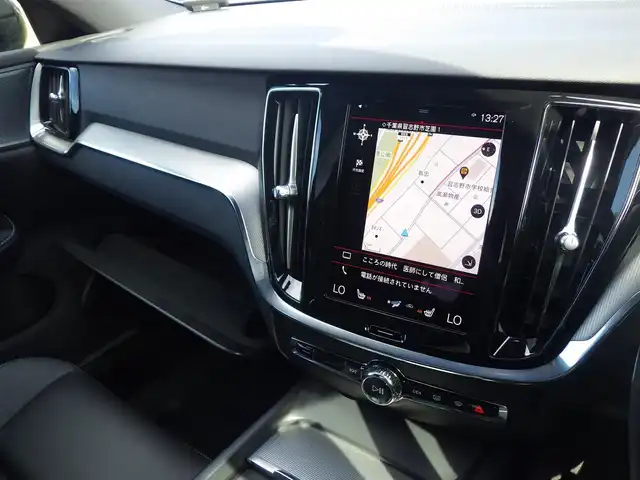 ボルボ Ｖ６０ B5 Rデザイン 千葉県 2021(令3)年 3.4万km オニキスブラックP シティーセーフティ/レーンキーピングエイド/クロストラフィックアラート/アクティブペンディングランプ/BLIS/パワーバックドア/ハーフレザーシート/前席パワーシート/シートヒーター/純正ナビ/地デジTV/【Bluetooth接続】/360°カメラ/ワイヤレス充電/ドライブレコーダー（前後撮影）/harman/kardon/革巻きステアリング/ステアリングスイッチ/ETC（2.0）/LEDヘッドライト/ウインカーミラー/純正18インチアルミホイル/サイド/カーテンエアバッグ/スマートキー
