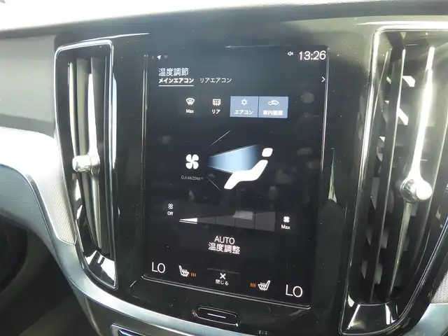 ボルボ Ｖ６０ B5 Rデザイン 千葉県 2021(令3)年 3.4万km オニキスブラックP シティーセーフティ/レーンキーピングエイド/クロストラフィックアラート/アクティブペンディングランプ/BLIS/パワーバックドア/ハーフレザーシート/前席パワーシート/シートヒーター/純正ナビ/地デジTV/【Bluetooth接続】/360°カメラ/ワイヤレス充電/ドライブレコーダー（前後撮影）/harman/kardon/革巻きステアリング/ステアリングスイッチ/ETC（2.0）/LEDヘッドライト/ウインカーミラー/純正18インチアルミホイル/サイド/カーテンエアバッグ/スマートキー