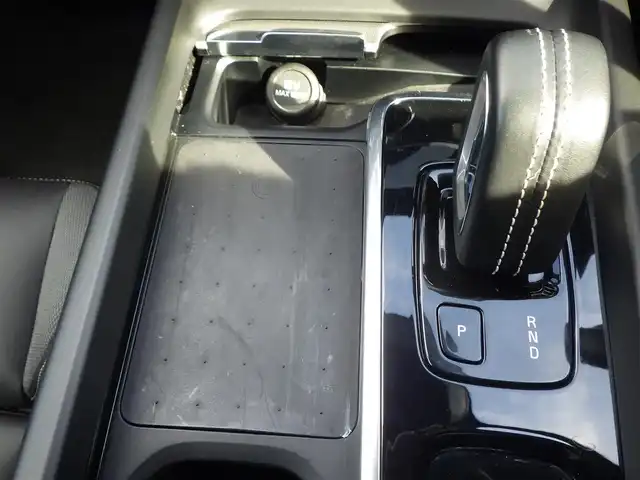 ボルボ Ｖ６０ B5 Rデザイン 千葉県 2021(令3)年 3.4万km オニキスブラックP シティーセーフティ/レーンキーピングエイド/クロストラフィックアラート/アクティブペンディングランプ/BLIS/パワーバックドア/ハーフレザーシート/前席パワーシート/シートヒーター/純正ナビ/地デジTV/【Bluetooth接続】/360°カメラ/ワイヤレス充電/ドライブレコーダー（前後撮影）/harman/kardon/革巻きステアリング/ステアリングスイッチ/ETC（2.0）/LEDヘッドライト/ウインカーミラー/純正18インチアルミホイル/サイド/カーテンエアバッグ/スマートキー
