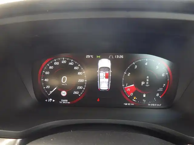 ボルボ Ｖ６０ B5 Rデザイン 千葉県 2021(令3)年 3.4万km オニキスブラックP シティーセーフティ/レーンキーピングエイド/クロストラフィックアラート/アクティブペンディングランプ/BLIS/パワーバックドア/ハーフレザーシート/前席パワーシート/シートヒーター/純正ナビ/地デジTV/【Bluetooth接続】/360°カメラ/ワイヤレス充電/ドライブレコーダー（前後撮影）/harman/kardon/革巻きステアリング/ステアリングスイッチ/ETC（2.0）/LEDヘッドライト/ウインカーミラー/純正18インチアルミホイル/サイド/カーテンエアバッグ/スマートキー