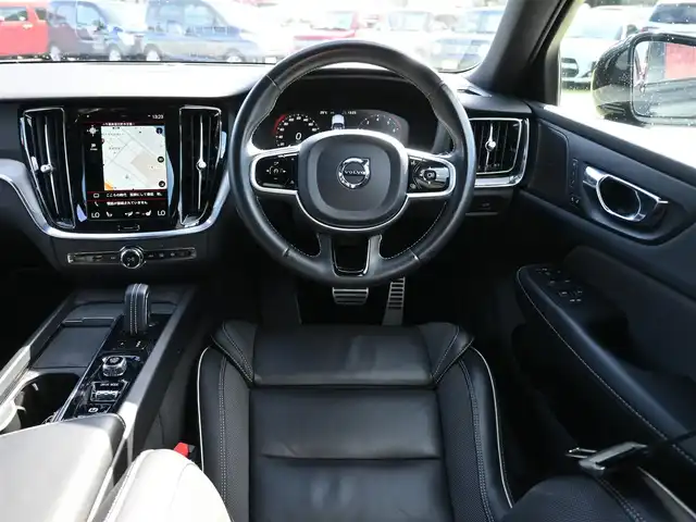 ボルボ Ｖ６０ B5 Rデザイン 千葉県 2021(令3)年 3.4万km オニキスブラックP シティーセーフティ/レーンキーピングエイド/クロストラフィックアラート/アクティブペンディングランプ/BLIS/パワーバックドア/ハーフレザーシート/前席パワーシート/シートヒーター/純正ナビ/地デジTV/【Bluetooth接続】/360°カメラ/ワイヤレス充電/ドライブレコーダー（前後撮影）/harman/kardon/革巻きステアリング/ステアリングスイッチ/ETC（2.0）/LEDヘッドライト/ウインカーミラー/純正18インチアルミホイル/サイド/カーテンエアバッグ/スマートキー