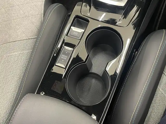 プジョー ２０８ GT ライン 岡山県 2020(令2)年 1.6万km 赤 ワンオーナー　/パノラマガラスルーフ/アンビエントライト　　/純正ナビ　/アップルカープレイ　/アンドロイドオート　/Ｂカメラ　/ＤＴＶ　/インテリジェントハイビーム　/ワイヤレスチャージ/パーキングセンサー/LKA/BSM/ACC