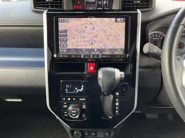 ダイハツ トール カスタムG ターボ SAⅡ 三重県 2017(平29)年 7.3万km プラムブラウンクリスタルマイカ パノラマモニター/ドライブレコーダー（前）/アルパイン9インチナビ（Bluetooth/地デジTV/DVD/CD/SD/AM/FM）/スマートアシスト2（衝突回避支援ブレーキ/対車両・歩行者衝突警報/車線逸脱警報/誤発進抑制制御/先行車発進お知らせ）/コンフォートパック（前席シートヒーター/シートバックテーブル）/パワースライドドア（運転席側/助手席側）/LEDヘッドランプ/オートライト/LEDフロントフォグランプ/イルミネーションランプ/ステアリングスイッチ（カラーマルチインフォメーションディスプレイ/スポーツモード/オーディオ）/撥水機能付ブラックファブリックシート/シートリフター（運転席）/シートアンダートレイ（助手席）/シートバックポケット（助手席）/スペアキー