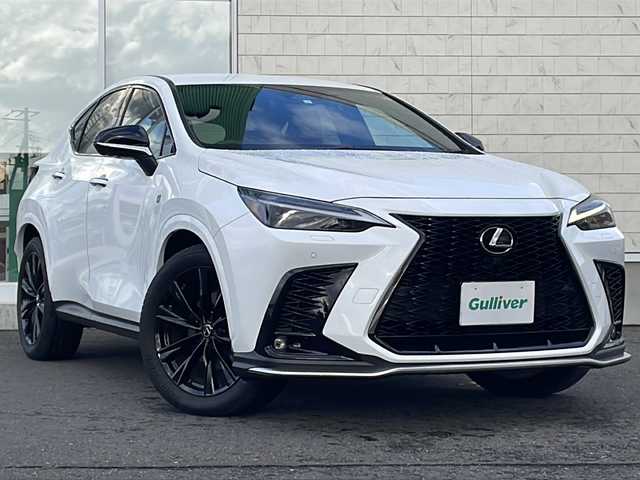 レクサス ＮＸ 350h Fスポーツ 岩手県 2023(令5)年 0.8万km ホワイトノーヴァガラスフレーク ワンオーナー/純正14インチメモリナビ/フルセグTV/純正オーディオ/バックカメラ/全方位カメラ/デジタルインナーミラー/ヘッドアップディスプレイ/ETC2.0/前後ドライブレコーダー/レーダークルーズコントロール/衝突被害軽減ブレーキ/レーンキープアシスト/横滑り防止装置/パワーシート/シートヒーター/オートライト/オートハイビーム/三眼LEDヘッドライト/フォグランプ/スマートキー/プッシュスタート/電動格納ミラー/純正20インチAW/純正フロアマット/純正ドアバイザー/保証書/取扱説明書