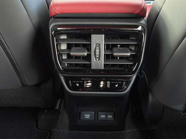 レクサス ＮＸ 350h Fスポーツ 岩手県 2023(令5)年 0.8万km ホワイトノーヴァガラスフレーク ワンオーナー/純正14インチメモリナビ/フルセグTV/純正オーディオ/バックカメラ/全方位カメラ/デジタルインナーミラー/ヘッドアップディスプレイ/ETC2.0/前後ドライブレコーダー/レーダークルーズコントロール/衝突被害軽減ブレーキ/レーンキープアシスト/横滑り防止装置/パワーシート/シートヒーター/オートライト/オートハイビーム/三眼LEDヘッドライト/フォグランプ/スマートキー/プッシュスタート/電動格納ミラー/純正20インチAW/純正フロアマット/純正ドアバイザー/保証書/取扱説明書