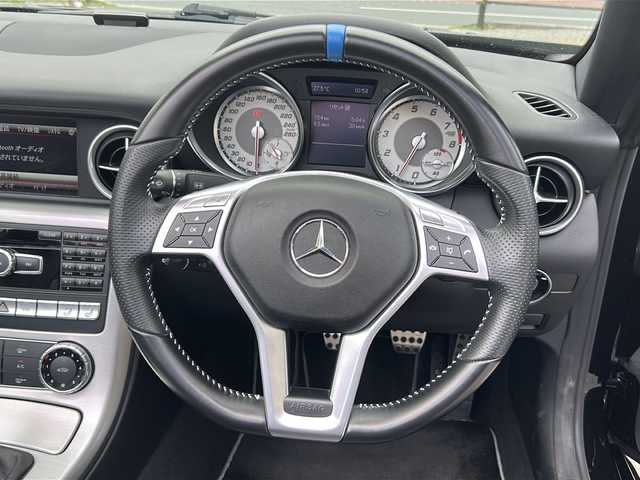 メルセデス・ベンツ ＳＬＫ２００ ブルーエフィシェンシー MT 沖縄県 2013(平25)年 5.1万km 黒 純正ナビ　/Ｂｌｕｅｔｏｏｔｈ　/フルセグＴＶ　/クルーズコントロール　/シートヒーターＤ／Ｎ席　/ＥＴＣ　/オープンカー　/ＬＥＤヘッドライト　/純正フロアマット　/スマートキーワンオーナー