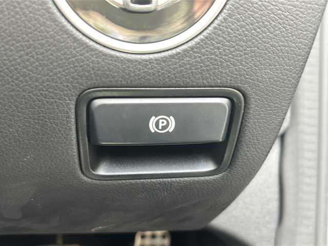 メルセデス・ベンツ ＳＬＫ２００ ブルーエフィシェンシー MT 沖縄県 2013(平25)年 5.1万km 黒 純正ナビ　/Ｂｌｕｅｔｏｏｔｈ　/フルセグＴＶ　/クルーズコントロール　/シートヒーターＤ／Ｎ席　/ＥＴＣ　/オープンカー　/ＬＥＤヘッドライト　/純正フロアマット　/スマートキーワンオーナー