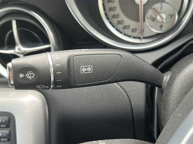 メルセデス・ベンツ ＳＬＫ２００ ブルーエフィシェンシー MT 沖縄県 2013(平25)年 5.1万km 黒 純正ナビ　/Ｂｌｕｅｔｏｏｔｈ　/フルセグＴＶ　/クルーズコントロール　/シートヒーターＤ／Ｎ席　/ＥＴＣ　/オープンカー　/ＬＥＤヘッドライト　/純正フロアマット　/スマートキーワンオーナー