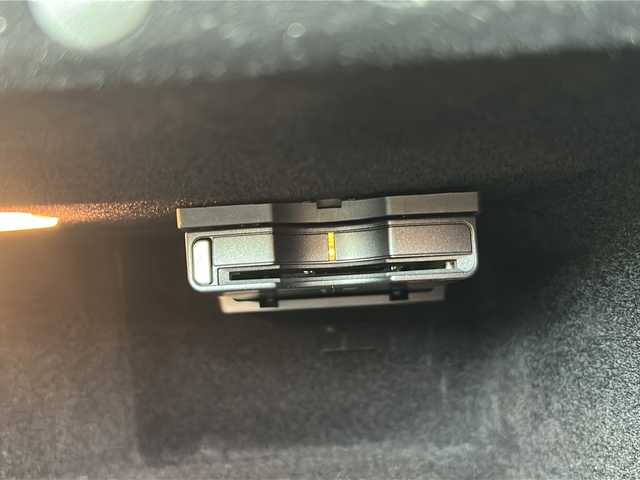 メルセデス・ベンツ ＳＬＫ２００ ブルーエフィシェンシー MT 沖縄県 2013(平25)年 5.1万km 黒 純正ナビ　/Ｂｌｕｅｔｏｏｔｈ　/フルセグＴＶ　/クルーズコントロール　/シートヒーターＤ／Ｎ席　/ＥＴＣ　/オープンカー　/ＬＥＤヘッドライト　/純正フロアマット　/スマートキーワンオーナー