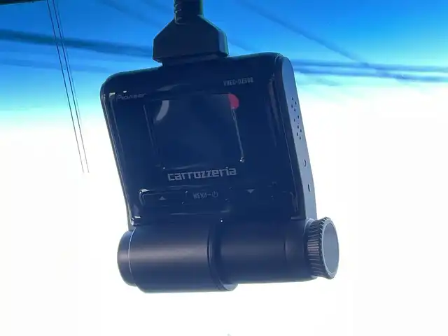 ホンダ Ｎ ＢＯＸ カスタム SSブラックSパッケージ 佐賀県 2017(平29)年 4.5万km ブリティッシュグリーンP 社外10インチSDナビゲーション/・フルセグTV/CD/DVD/SD/Bluetooth/バックカメラ/前方ドライブレコーダー/ビルトインETC/両側パワースライドドア/オーバーヘッドコンソール/レザー調シートカバー/DN席シートヒーター/ISOFIX対応/ステアリングリモコン/純正14インチアルミホイール/純正キセノンヘッドライト/純正LEDフォグランプ/純正フロアマット/純正ドアバイザ―/新車保証書/取扱説明書/シティブレーキアクティブシステム/横滑り防止装置