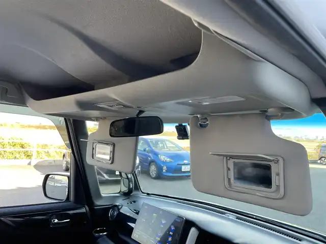 ホンダ Ｎ ＢＯＸ カスタム SSブラックSパッケージ 佐賀県 2017(平29)年 4.5万km ブリティッシュグリーンP 社外10インチSDナビゲーション/・フルセグTV/CD/DVD/SD/Bluetooth/バックカメラ/前方ドライブレコーダー/ビルトインETC/両側パワースライドドア/オーバーヘッドコンソール/レザー調シートカバー/DN席シートヒーター/ISOFIX対応/ステアリングリモコン/純正14インチアルミホイール/純正キセノンヘッドライト/純正LEDフォグランプ/純正フロアマット/純正ドアバイザ―/新車保証書/取扱説明書/シティブレーキアクティブシステム/横滑り防止装置