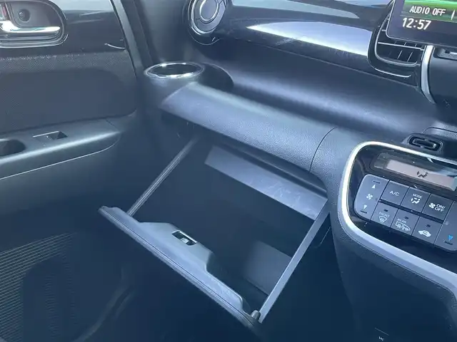 ホンダ Ｎ ＢＯＸ カスタム SSブラックSパッケージ 佐賀県 2017(平29)年 4.5万km ブリティッシュグリーンP 社外10インチSDナビゲーション/・フルセグTV/CD/DVD/SD/Bluetooth/バックカメラ/前方ドライブレコーダー/ビルトインETC/両側パワースライドドア/オーバーヘッドコンソール/レザー調シートカバー/DN席シートヒーター/ISOFIX対応/ステアリングリモコン/純正14インチアルミホイール/純正キセノンヘッドライト/純正LEDフォグランプ/純正フロアマット/純正ドアバイザ―/新車保証書/取扱説明書/シティブレーキアクティブシステム/横滑り防止装置