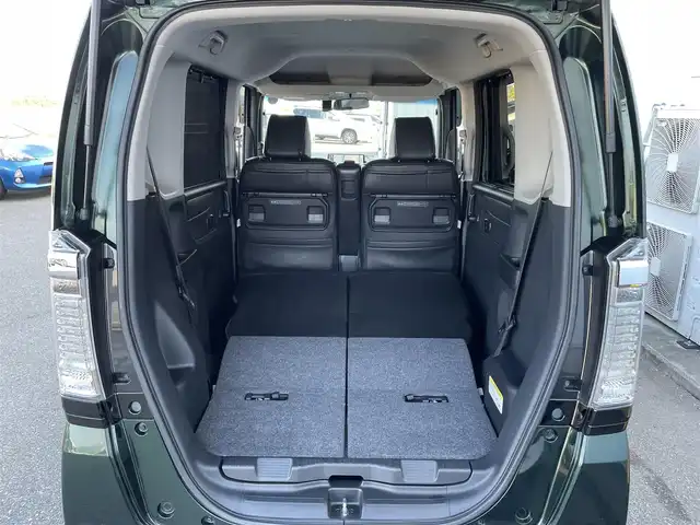 ホンダ Ｎ ＢＯＸ カスタム SSブラックSパッケージ 佐賀県 2017(平29)年 4.5万km ブリティッシュグリーンP 社外10インチSDナビゲーション/・フルセグTV/CD/DVD/SD/Bluetooth/バックカメラ/前方ドライブレコーダー/ビルトインETC/両側パワースライドドア/オーバーヘッドコンソール/レザー調シートカバー/DN席シートヒーター/ISOFIX対応/ステアリングリモコン/純正14インチアルミホイール/純正キセノンヘッドライト/純正LEDフォグランプ/純正フロアマット/純正ドアバイザ―/新車保証書/取扱説明書/シティブレーキアクティブシステム/横滑り防止装置