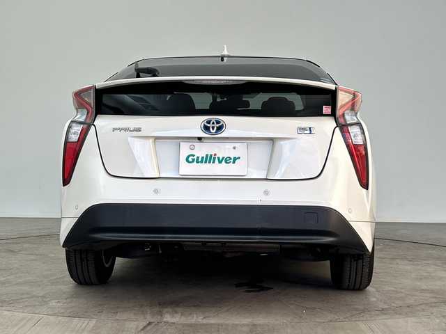トヨタ プリウス A 大分県 2016(平28)年 4.6万km ホワイトパールクリスタルシャイン 純正SDナビ（DSZT-YC4T）/　BT/CD/DVD/フルセグ/バックカメラ/レーダークルーズコントロール/ヘッドアップディスプレイ/コーナーセンサー/オートライト/オートマチックハイビーム/ステアリングリモコン/ドライブレコーダー/ビルトインETC/LEDヘッドライト/純正フロアマット/取扱説明書/スマートキー/プッシュスタート