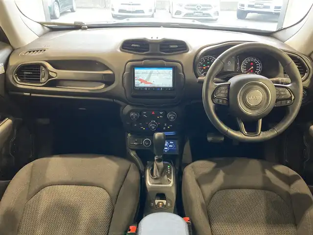 クライスラー・ジープ ジープ レネゲード ナイトイーグル 熊本県 2020(令2)年 2.6万km グレー ・スマートキー/・プッシュスタート/・自動緊急ブレーキ/・レーンセンス/・パークセンス/・クルーズコントロール/・社外メモリナビ/　【DVD・Bluetooth・USB・SD・MSV】/・フルセグTV/・ETC/・LEDヘッドランプ/・フォグランプ/・純正マット