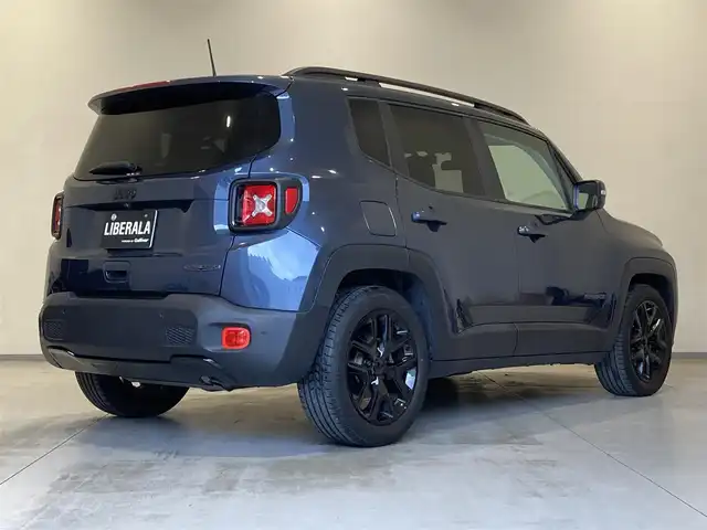 クライスラー・ジープ ジープ レネゲード ナイトイーグル 熊本県 2020(令2)年 2.6万km グレー ・スマートキー/・プッシュスタート/・自動緊急ブレーキ/・レーンセンス/・パークセンス/・クルーズコントロール/・社外メモリナビ/　【DVD・Bluetooth・USB・SD・MSV】/・フルセグTV/・ETC/・LEDヘッドランプ/・フォグランプ/・純正マット