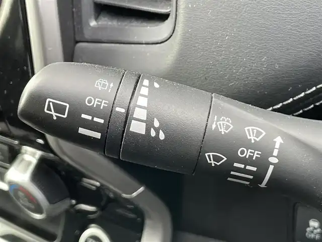 日産 セレナ ハイウェイスターVセレクションⅡ 香川県 2017(平29)年 8.8万km ダイヤモンドブラック 2トーン 禁煙車　/プロパイロット　/・車線逸脱防止支援システム/・SRSエアバック【カーテン/サイド】/・インテリジェントアラウンドビューモニター/・踏み間違い衝突防止アシスト/・インテリジェントパーキングアシスト/・標識検知機能/・ふらつき警報/・フロント/バックソナー/・電動パーキングブレーキ/・オートブレーキホールド/インテリジェントパーキングアシスト/純正メモリナビ【MM316D-W】/(Bluetooth/DVD/AM/FM)/後席アルパインモニター　/両側電動スライド　/ＬＥＤライト　/フォグライト　/オートライト/革巻きステアリング　/純正１６インチアルミホイール　/純正フロアマット/ETC/ISOFIX/スマートキー