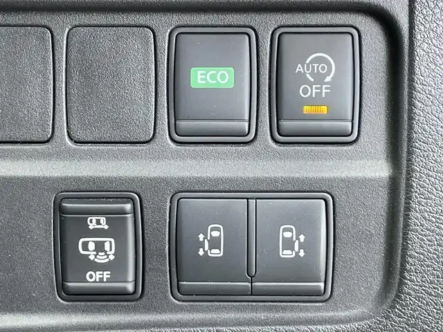 日産 セレナ ハイウェイスターVセレクションⅡ 香川県 2017(平29)年 8.8万km ダイヤモンドブラック 2トーン 禁煙車　/プロパイロット　/・車線逸脱防止支援システム/・SRSエアバック【カーテン/サイド】/・インテリジェントアラウンドビューモニター/・踏み間違い衝突防止アシスト/・インテリジェントパーキングアシスト/・標識検知機能/・ふらつき警報/・フロント/バックソナー/・電動パーキングブレーキ/・オートブレーキホールド/インテリジェントパーキングアシスト/純正メモリナビ【MM316D-W】/(Bluetooth/DVD/AM/FM)/後席アルパインモニター　/両側電動スライド　/ＬＥＤライト　/フォグライト　/オートライト/革巻きステアリング　/純正１６インチアルミホイール　/純正フロアマット/ETC/ISOFIX/スマートキー