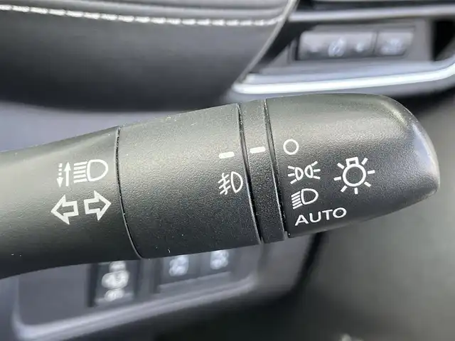 日産 セレナ ハイウェイスターVセレクションⅡ 香川県 2017(平29)年 8.8万km ダイヤモンドブラック 2トーン 禁煙車　/プロパイロット　/・車線逸脱防止支援システム/・SRSエアバック【カーテン/サイド】/・インテリジェントアラウンドビューモニター/・踏み間違い衝突防止アシスト/・インテリジェントパーキングアシスト/・標識検知機能/・ふらつき警報/・フロント/バックソナー/・電動パーキングブレーキ/・オートブレーキホールド/インテリジェントパーキングアシスト/純正メモリナビ【MM316D-W】/(Bluetooth/DVD/AM/FM)/後席アルパインモニター　/両側電動スライド　/ＬＥＤライト　/フォグライト　/オートライト/革巻きステアリング　/純正１６インチアルミホイール　/純正フロアマット/ETC/ISOFIX/スマートキー