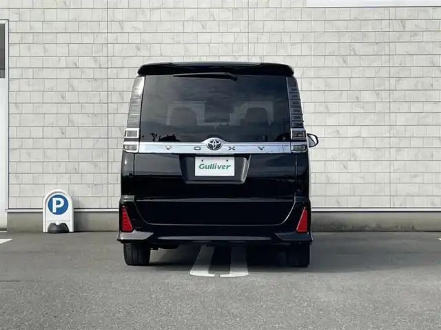 トヨタ ヴォクシー ZS 煌 福岡県 2018(平30)年 4.8万km ブラック 純正10型SDナビ(フルセグTV/CD/DVD/BT)/バックカメラ/トヨタセーフティ/コーナーセンサー/後席フリップダウンモニター/両側電動/ドラレコ/クルコン/ETC/USB/HDMI/純正フロアマット/純正LED/純正アルミホイール/プッシュスタート/スマートキー
