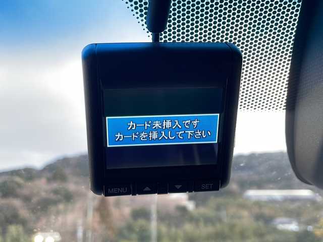 ホンダ ヴェゼル ハイブリッド Z ホンダセンシング 福岡県 2018(平30)年 4.2万km クリスタルブラックパール ワンオーナー/KENWOOD8インチナビ/バックカメラ/衝突被害軽減ブレーキ/レーンキープアシスト/アダプティブクルーズコントロール/ハーフレザーシート/シートヒーター/電動パーキングブレーキ/オートブレーキホールド/ETC/ドライブレコーダー/スマートキー/プッシュスタート/LEDヘッドライト/フォグライト/純正アルミホイール