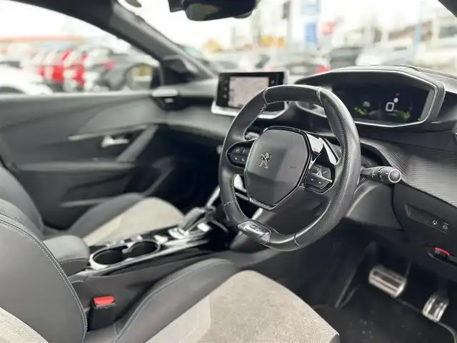 プジョー ２０８ GT ライン 滋賀県 2020(令2)年 4.2万km 黄 LEDヘッドライト/ハーフレザーシート/パドルシフト/純正ナビ/ドライブレコーダー/バックカメラ/EＴＣ/ＡＣＣ/オートライト/プッシュスタート