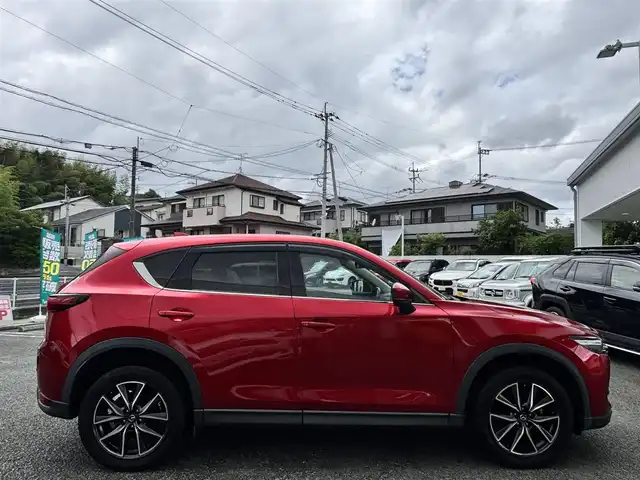 マツダ ＣＸ－５ XD Lパッケージ 熊本県 2017(平29)年 9.5万km ソウルレッドクリスタルM メーカーナビ/【フルセグTV/Bluetooth/CD/DVD/USB】/バックモニター/サイドモニター（左側）/レーダークルーズコントロール/衝突軽減防止装置/ブラインドスポットモニター/レーンキープアシスト/ヘッドアップディスプレイ/ブレーキホールド/パワーバックドア/パワーシート（D席N席）/シートヒーター/ステアリングヒーター/ステアリングスイッチ/社外ドラレコ/ETC/オートライトLED/オートマチックハイビーム/純正19インチアルミホイール/革巻きステアリング/本革シート/純正フロアマット/プッシュスタート/スマートキー/TCF/盗難防止装置/保証書/取扱説明書/スペアキー