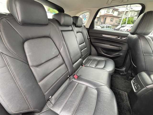 マツダ ＣＸ－５ XD Lパッケージ 熊本県 2017(平29)年 9.5万km ソウルレッドクリスタルM メーカーナビ/【フルセグTV/Bluetooth/CD/DVD/USB】/バックモニター/サイドモニター（左側）/レーダークルーズコントロール/衝突軽減防止装置/ブラインドスポットモニター/レーンキープアシスト/ヘッドアップディスプレイ/ブレーキホールド/パワーバックドア/パワーシート（D席N席）/シートヒーター/ステアリングヒーター/ステアリングスイッチ/社外ドラレコ/ETC/オートライトLED/オートマチックハイビーム/純正19インチアルミホイール/革巻きステアリング/本革シート/純正フロアマット/プッシュスタート/スマートキー/TCF/盗難防止装置/保証書/取扱説明書/スペアキー