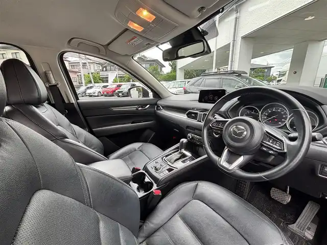 マツダ ＣＸ－５ XD Lパッケージ 熊本県 2017(平29)年 9.5万km ソウルレッドクリスタルM メーカーナビ/【フルセグTV/Bluetooth/CD/DVD/USB】/バックモニター/サイドモニター（左側）/レーダークルーズコントロール/衝突軽減防止装置/ブラインドスポットモニター/レーンキープアシスト/ヘッドアップディスプレイ/ブレーキホールド/パワーバックドア/パワーシート（D席N席）/シートヒーター/ステアリングヒーター/ステアリングスイッチ/社外ドラレコ/ETC/オートライトLED/オートマチックハイビーム/純正19インチアルミホイール/革巻きステアリング/本革シート/純正フロアマット/プッシュスタート/スマートキー/TCF/盗難防止装置/保証書/取扱説明書/スペアキー
