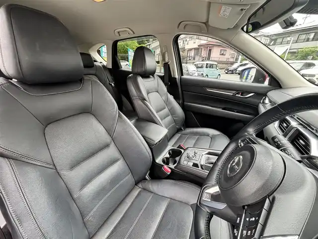 マツダ ＣＸ－５ XD Lパッケージ 熊本県 2017(平29)年 9.5万km ソウルレッドクリスタルM メーカーナビ/【フルセグTV/Bluetooth/CD/DVD/USB】/バックモニター/サイドモニター（左側）/レーダークルーズコントロール/衝突軽減防止装置/ブラインドスポットモニター/レーンキープアシスト/ヘッドアップディスプレイ/ブレーキホールド/パワーバックドア/パワーシート（D席N席）/シートヒーター/ステアリングヒーター/ステアリングスイッチ/社外ドラレコ/ETC/オートライトLED/オートマチックハイビーム/純正19インチアルミホイール/革巻きステアリング/本革シート/純正フロアマット/プッシュスタート/スマートキー/TCF/盗難防止装置/保証書/取扱説明書/スペアキー