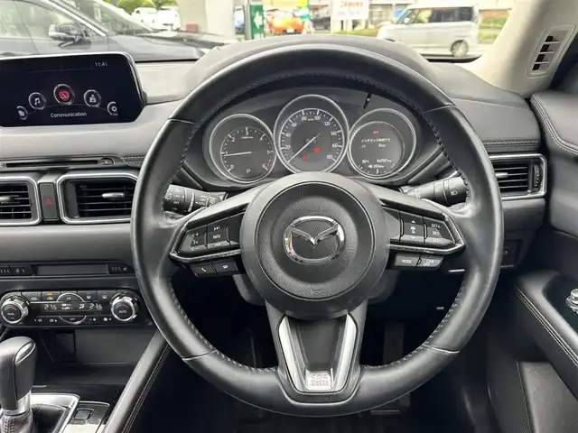 マツダ ＣＸ－５ XD Lパッケージ 熊本県 2017(平29)年 9.5万km ソウルレッドクリスタルM メーカーナビ/【フルセグTV/Bluetooth/CD/DVD/USB】/バックモニター/サイドモニター（左側）/レーダークルーズコントロール/衝突軽減防止装置/ブラインドスポットモニター/レーンキープアシスト/ヘッドアップディスプレイ/ブレーキホールド/パワーバックドア/パワーシート（D席N席）/シートヒーター/ステアリングヒーター/ステアリングスイッチ/社外ドラレコ/ETC/オートライトLED/オートマチックハイビーム/純正19インチアルミホイール/革巻きステアリング/本革シート/純正フロアマット/プッシュスタート/スマートキー/TCF/盗難防止装置/保証書/取扱説明書/スペアキー