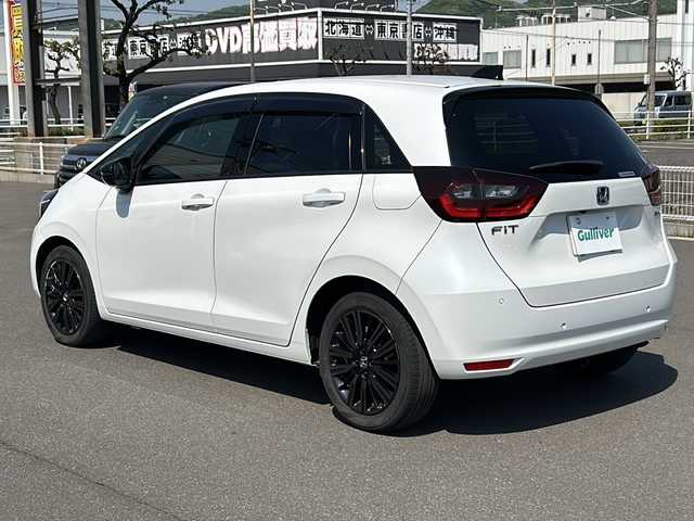 ホンダ フィット e:HEVホーム 岡山県 2021(令3)年 3.4万km プラチナホワイトパール 純正ナビＶＸＵ－２１５ＦＴｉ　ＢＴ／ＣＤ／ＤＶＤ／フルセグ　バックカメラ　純正１６インチＡＷ　追従クルコン　シートヒーター　前後コーナーセンサー　前後ドラレコ　横滑り防止　スマートキー　ＬＥＤ