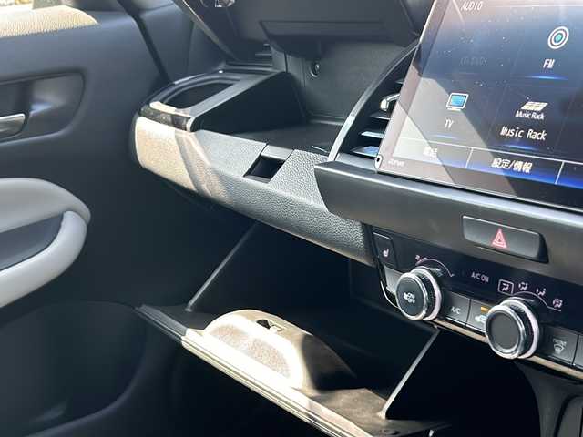 ホンダ フィット e:HEVホーム 岡山県 2021(令3)年 3.4万km プラチナホワイトパール 純正ナビＶＸＵ－２１５ＦＴｉ　ＢＴ／ＣＤ／ＤＶＤ／フルセグ　バックカメラ　純正１６インチＡＷ　追従クルコン　シートヒーター　前後コーナーセンサー　前後ドラレコ　横滑り防止　スマートキー　ＬＥＤ