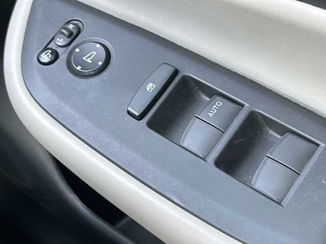 ホンダ フィット e:HEVホーム 岡山県 2021(令3)年 3.4万km プラチナホワイトパール 純正ナビＶＸＵ－２１５ＦＴｉ　ＢＴ／ＣＤ／ＤＶＤ／フルセグ　バックカメラ　純正１６インチＡＷ　追従クルコン　シートヒーター　前後コーナーセンサー　前後ドラレコ　横滑り防止　スマートキー　ＬＥＤ