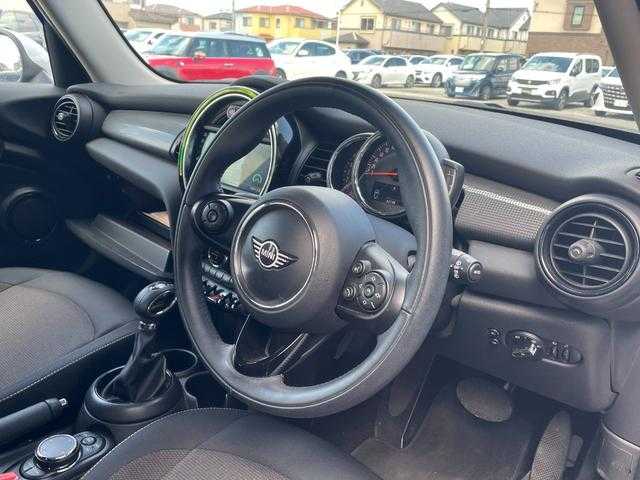 ＭＩＮＩ ミニ クーパー D 埼玉県 2018(平30)年 4.3万km ムーンウォークグレーメタリック １オーナー/純正HDDナビ/(Bluetooth/USB)/バックカメラ/コンフォートアクセス/インテリジェントセーフティ/クリアランスソナー/純正１５インチアルミホイール/パークアシスト/ＥＴＣ/ＬＥＤヘッドライト