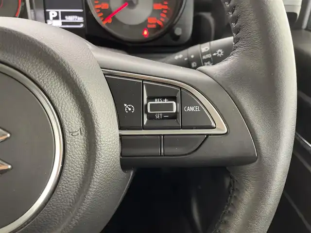 スズキ ジムニー シエラ JC 群馬県 2023(令5)年 1.5万km ミディアムグレー パナソニック製フローティングメモリナビ【型番　CN-F1D9GD】/　・9インチHD液晶ディスプレイ/　・FM/AM/CD/DVD/Bluetooth/フルセグ/前後ドライブレコーダー【型番　CA-DR03HTD】/バックカメラ/デュアルセンサーブレーキサポート/レーンキープアシスト/クルーズコントロール/ダウンヒルアシストコントロール/ビルトインETC/前席シートヒーター/純正15インチアルミホイール/純正フロアマット/スマートキー/プッシュスタート
