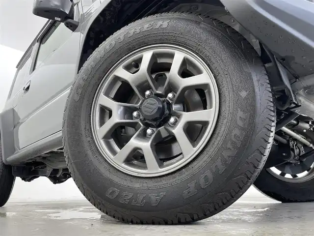 スズキ ジムニー シエラ JC 群馬県 2023(令5)年 1.5万km ミディアムグレー パナソニック製フローティングメモリナビ【型番　CN-F1D9GD】/　・9インチHD液晶ディスプレイ/　・FM/AM/CD/DVD/Bluetooth/フルセグ/前後ドライブレコーダー【型番　CA-DR03HTD】/バックカメラ/デュアルセンサーブレーキサポート/レーンキープアシスト/クルーズコントロール/ダウンヒルアシストコントロール/ビルトインETC/前席シートヒーター/純正15インチアルミホイール/純正フロアマット/スマートキー/プッシュスタート