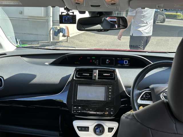 トヨタ プリウス A ツーリングセレクション 長崎県 2016(平28)年 10.7万km エモーショナルレッド 純正SDナビ(FM/AM/SD/TV/Bluetooth)/ビルトインETC/前後ドラレコ/シートヒーター/純正１７AW/純正フロアマット/ドアバイザー/プッシュスタート/スマートキー/HUD(ヘッドアップディスプレイ)/レーンキープアシスト/横滑り防止装置/衝突被害軽減システム/SDナビ取り扱い説明書
