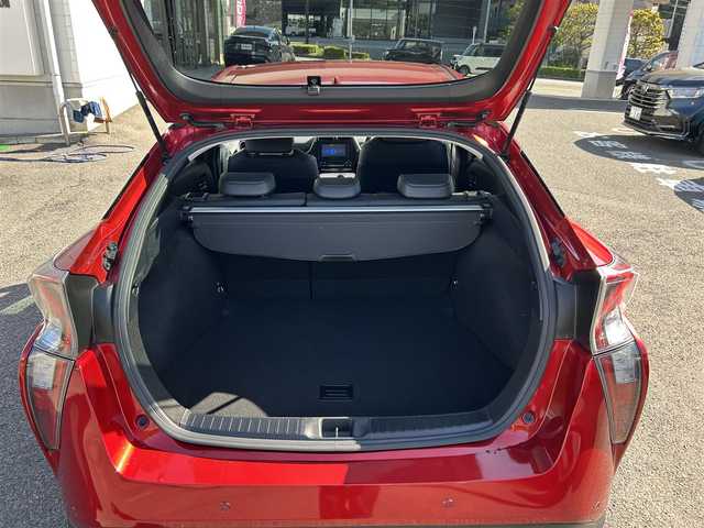 トヨタ プリウス A ツーリングセレクション 長崎県 2016(平28)年 10.7万km エモーショナルレッド 純正SDナビ(FM/AM/SD/TV/Bluetooth)/ビルトインETC/前後ドラレコ/シートヒーター/純正１７AW/純正フロアマット/ドアバイザー/プッシュスタート/スマートキー/HUD(ヘッドアップディスプレイ)/レーンキープアシスト/横滑り防止装置/衝突被害軽減システム/SDナビ取り扱い説明書