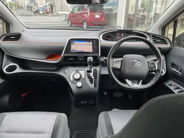 トヨタ シエンタ ファンベースG 埼玉県 2019(令1)年 11.7万km ベージュ (株)IDOMが運営する【じしゃロン鳩ヶ谷店】の自社ローン専用車両になりますこちらは現金またはオートローンご利用時の価格です。自社ローンご希望の方は別途その旨お申付け下さい/純正ＳＤナビ　/ＣＤ／ＤＶＤ／ＳＤ再生　/ＡＵＸ／Ｂｌｕｅｔｏｏｔｈ接続　/ＥＴＣ　/両側パワースライドドア　/横滑り防止装置　/衝突軽減ブレーキ　/オートエアコン　/スマートキー