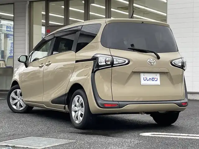 トヨタ シエンタ ファンベースG 埼玉県 2019(令1)年 11.7万km ベージュ (株)IDOMが運営する【じしゃロン鳩ヶ谷店】の自社ローン専用車両になりますこちらは現金またはオートローンご利用時の価格です。自社ローンご希望の方は別途その旨お申付け下さい/純正ＳＤナビ　/ＣＤ／ＤＶＤ／ＳＤ再生　/ＡＵＸ／Ｂｌｕｅｔｏｏｔｈ接続　/ＥＴＣ　/両側パワースライドドア　/横滑り防止装置　/衝突軽減ブレーキ　/オートエアコン　/スマートキー