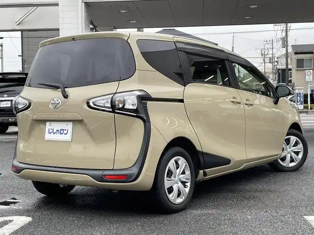 トヨタ シエンタ ファンベースG 埼玉県 2019(令1)年 11.7万km ベージュ (株)IDOMが運営する【じしゃロン鳩ヶ谷店】の自社ローン専用車両になりますこちらは現金またはオートローンご利用時の価格です。自社ローンご希望の方は別途その旨お申付け下さい/純正ＳＤナビ　/ＣＤ／ＤＶＤ／ＳＤ再生　/ＡＵＸ／Ｂｌｕｅｔｏｏｔｈ接続　/ＥＴＣ　/両側パワースライドドア　/横滑り防止装置　/衝突軽減ブレーキ　/オートエアコン　/スマートキー