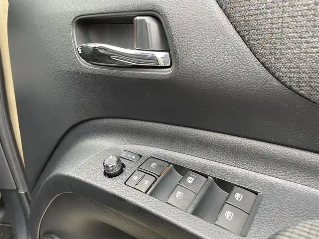 トヨタ シエンタ ファンベースG 埼玉県 2019(令1)年 11.7万km ベージュ (株)IDOMが運営する【じしゃロン鳩ヶ谷店】の自社ローン専用車両になりますこちらは現金またはオートローンご利用時の価格です。自社ローンご希望の方は別途その旨お申付け下さい/純正ＳＤナビ　/ＣＤ／ＤＶＤ／ＳＤ再生　/ＡＵＸ／Ｂｌｕｅｔｏｏｔｈ接続　/ＥＴＣ　/両側パワースライドドア　/横滑り防止装置　/衝突軽減ブレーキ　/オートエアコン　/スマートキー